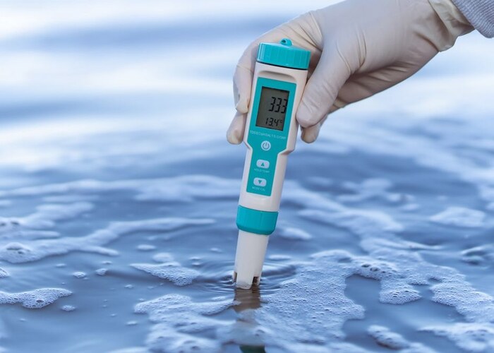 On-site water quality check with a handheld TDS meter